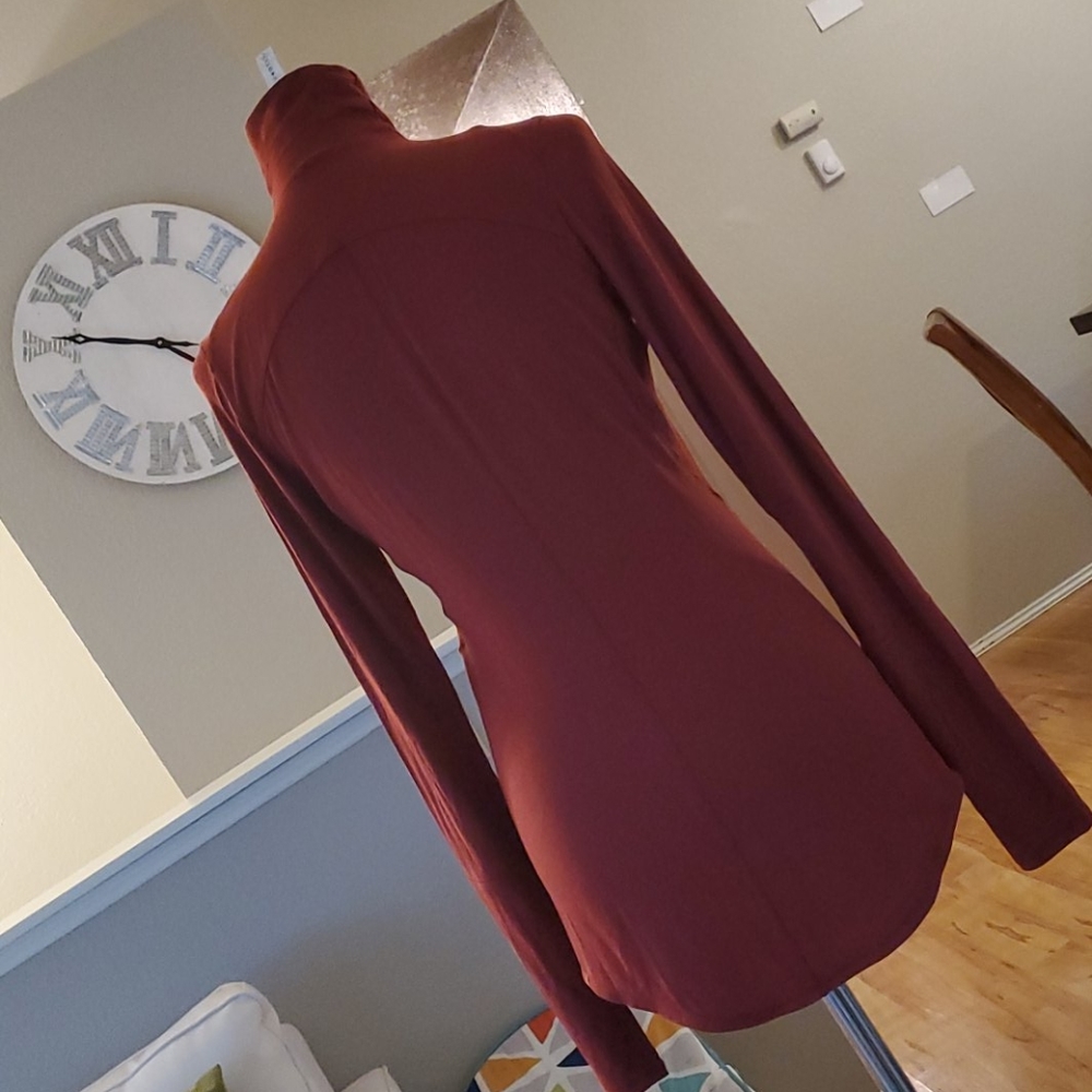 Lululemon Women's Long-Sleeve Shirt - Picture 4 of 6